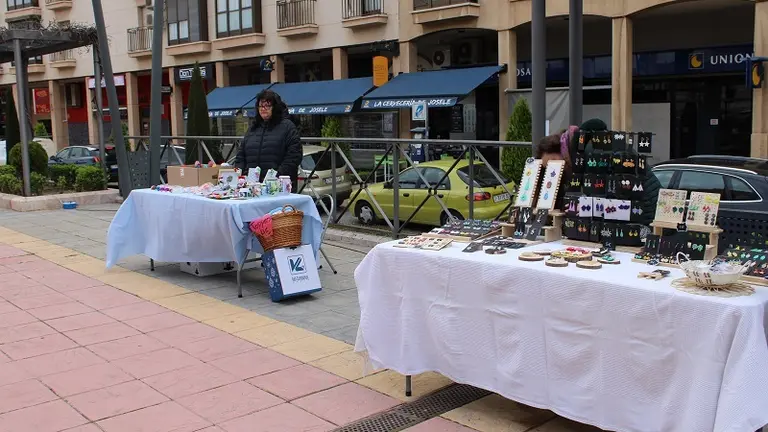 140326 VA-MERCADILLO 1