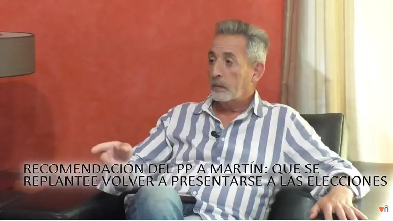 El alcalde Jes&uacute;s Mart&iacute;n esta ma&ntilde;ana durante una entrevista con TeleValdepe&ntilde;as
