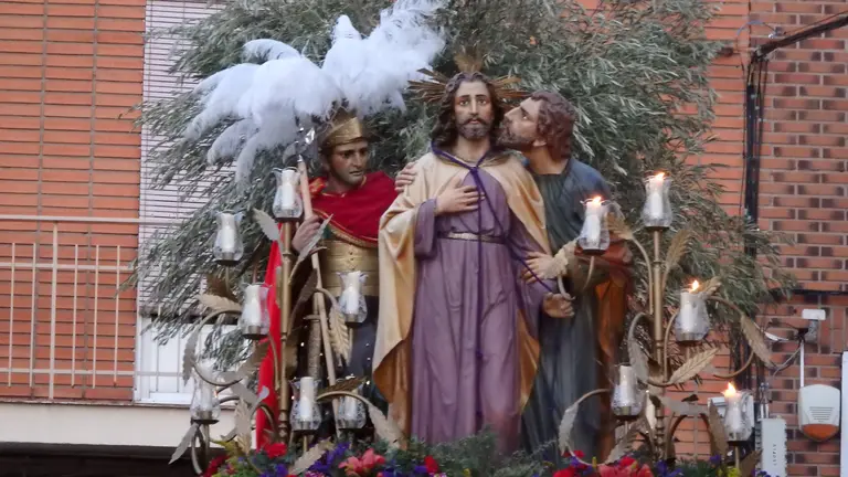 Jesús Orando en el Huerto y María Stma. de la Amargura ha completado su itinerario en Valdepeñas