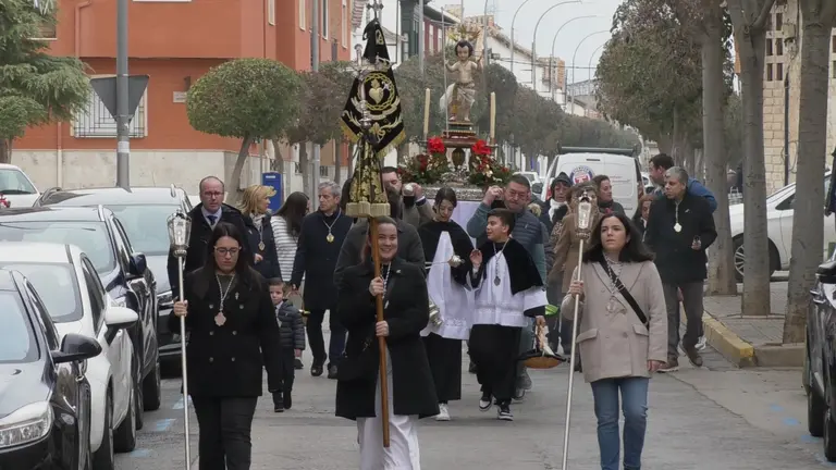 Salida procesional en andas de la imagen del Santísimo Nombre de Jesús