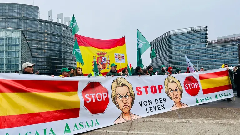 Manifestación agraria en Estrasburgo contra el acuerdo MERCOSUR-UE