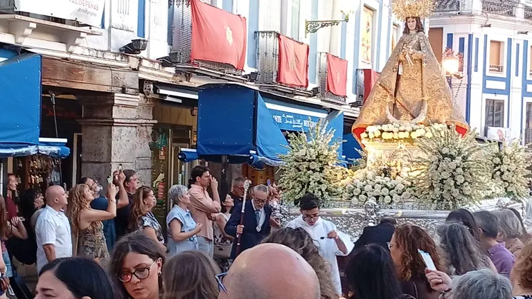 La procesión de la Patrona de Valdepeñas pone fin a las 73ª Fiestas de la Vendimia y el Vino