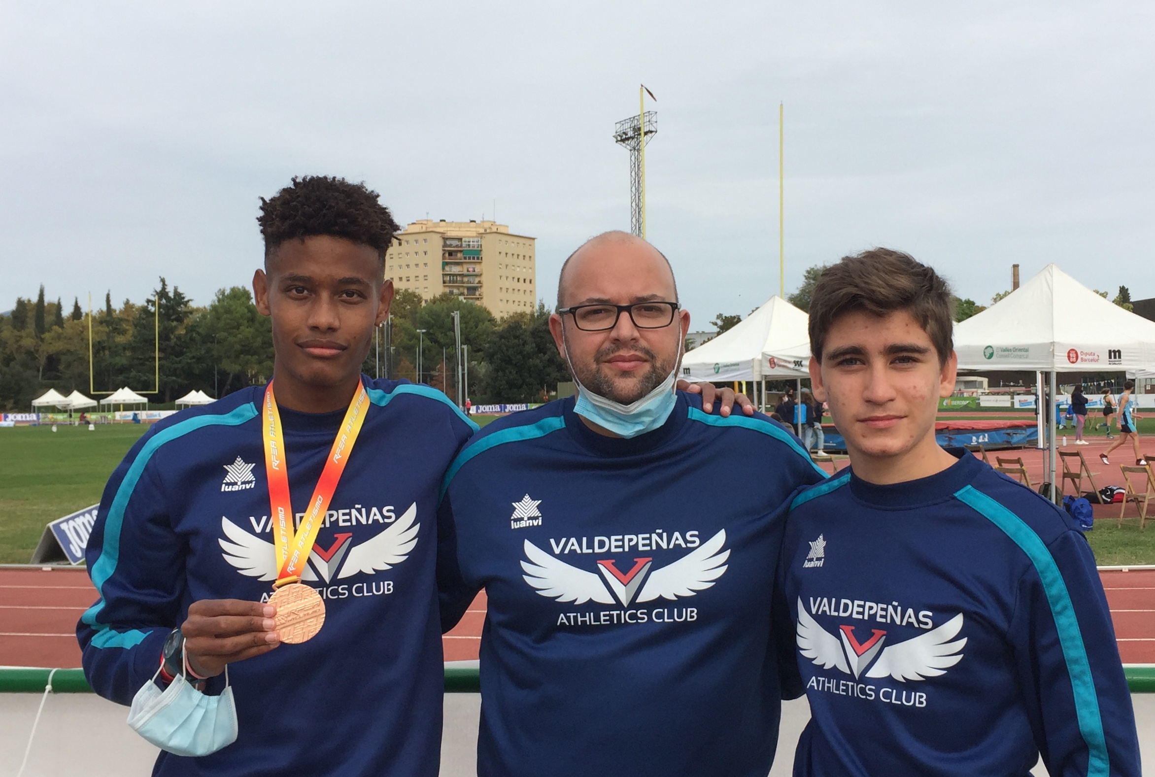 Asabu, Ángel e Iván