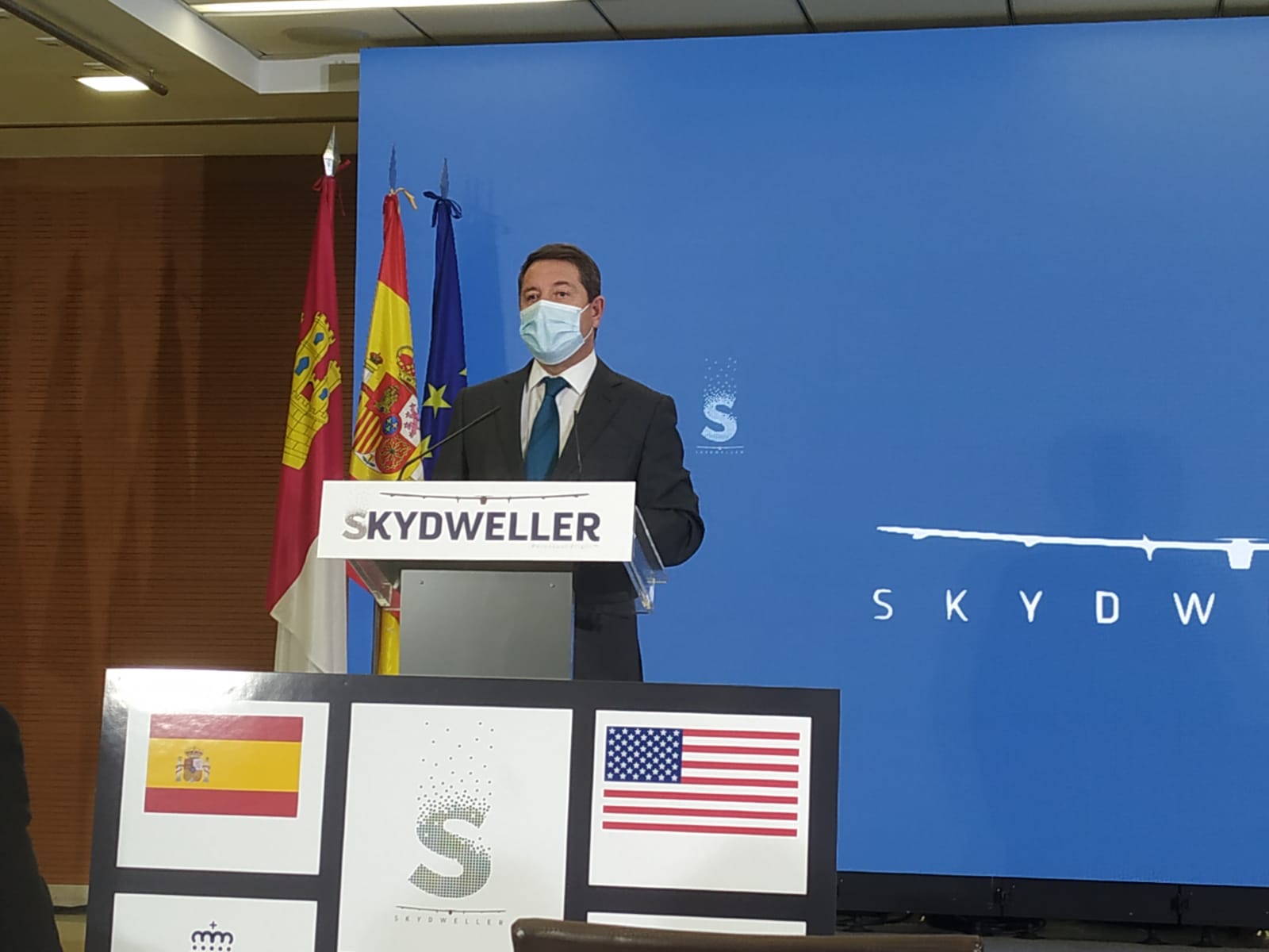 Emiliano García-Page en la presentación de Skydweller