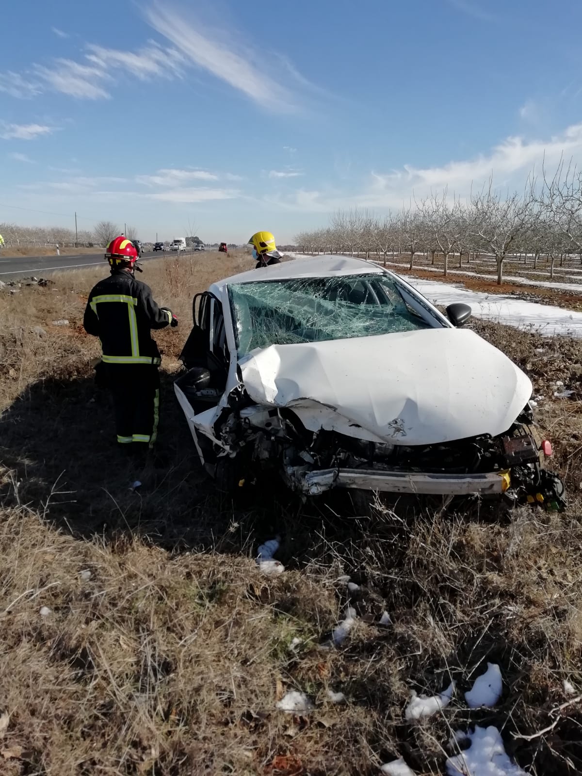 Accidente en la carretera que una Campo de Criptana y Pedro Muñoz

Foto: Bomberos de Alcázar