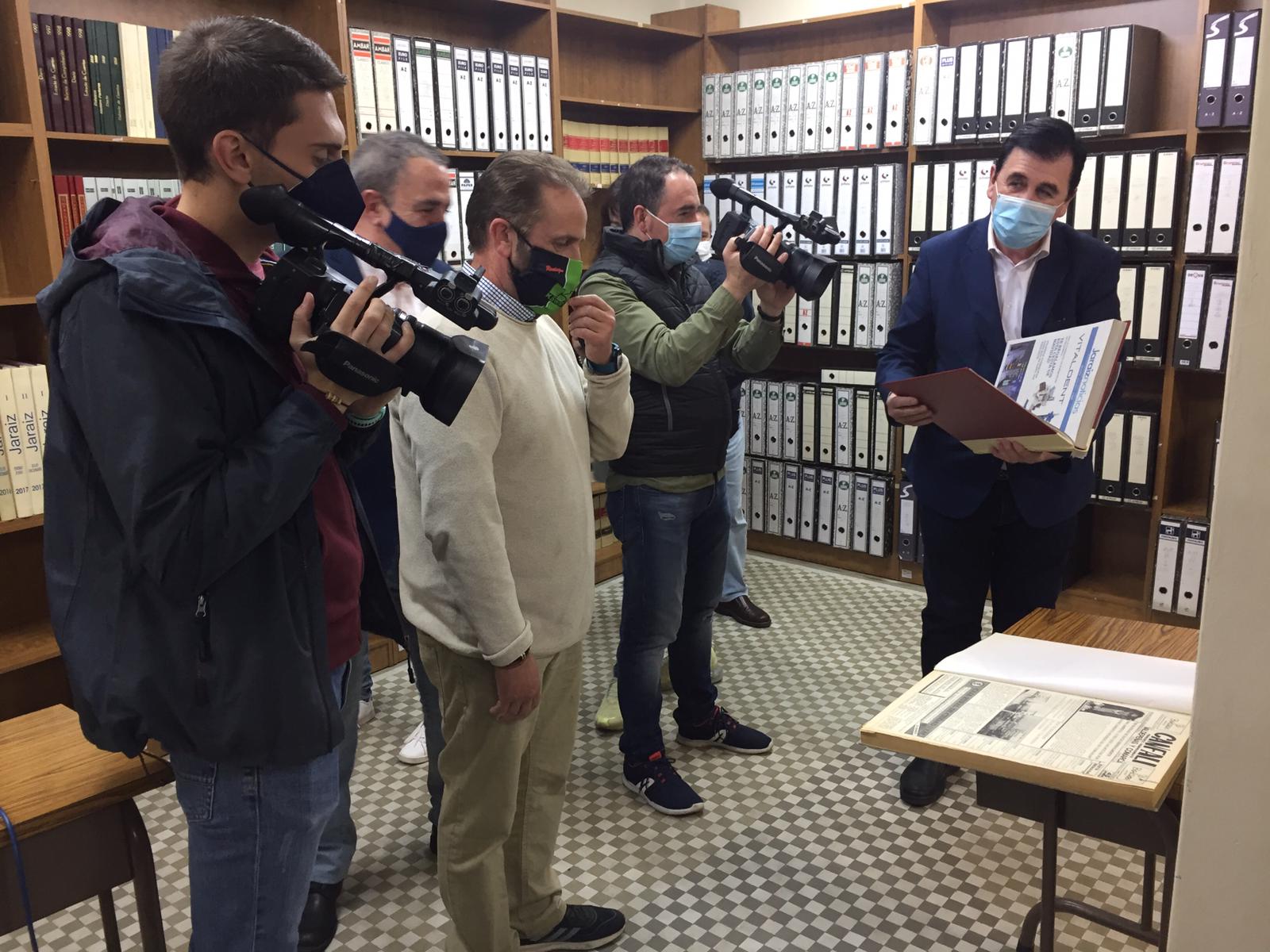 Acto de la donación a la UNED de todas las ediciones de Canfali y Jaraíz