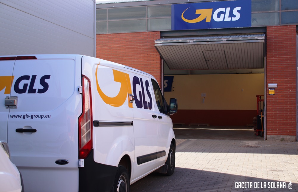 Furgoneta y Fachada de GLS