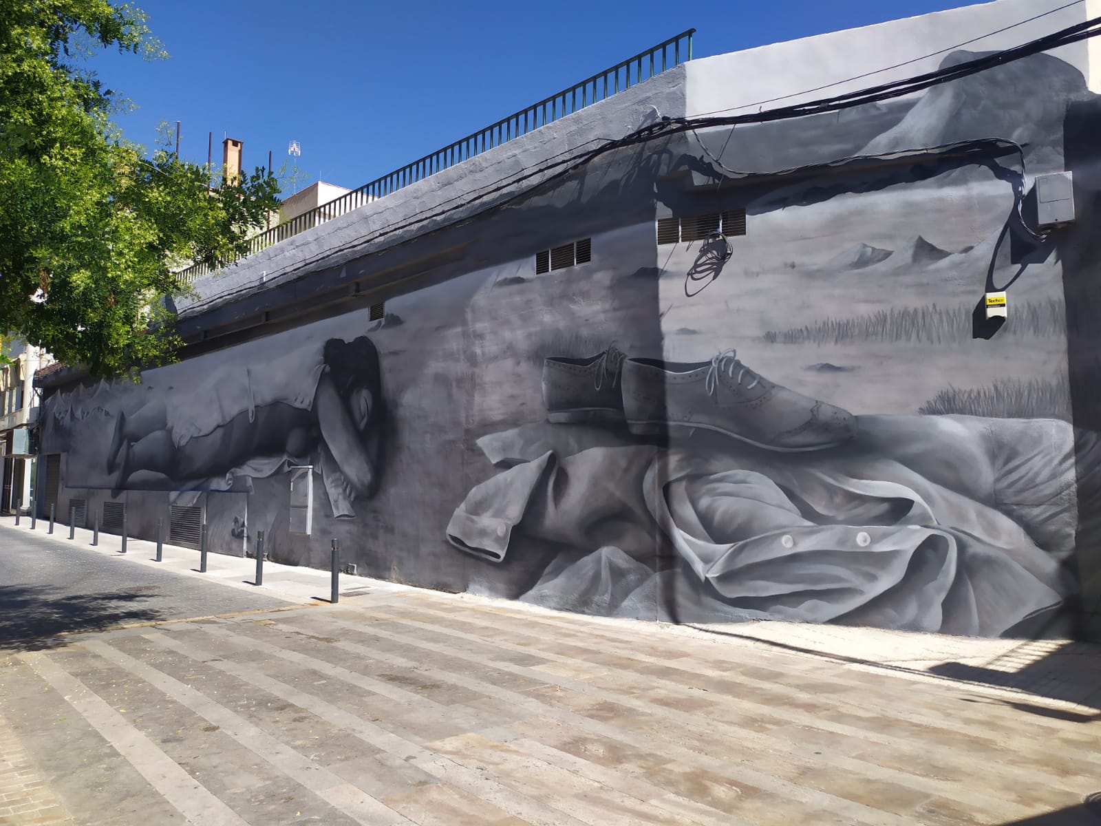 Mural de ‘Desnudo en la playa’ en la Plaza Balbuena