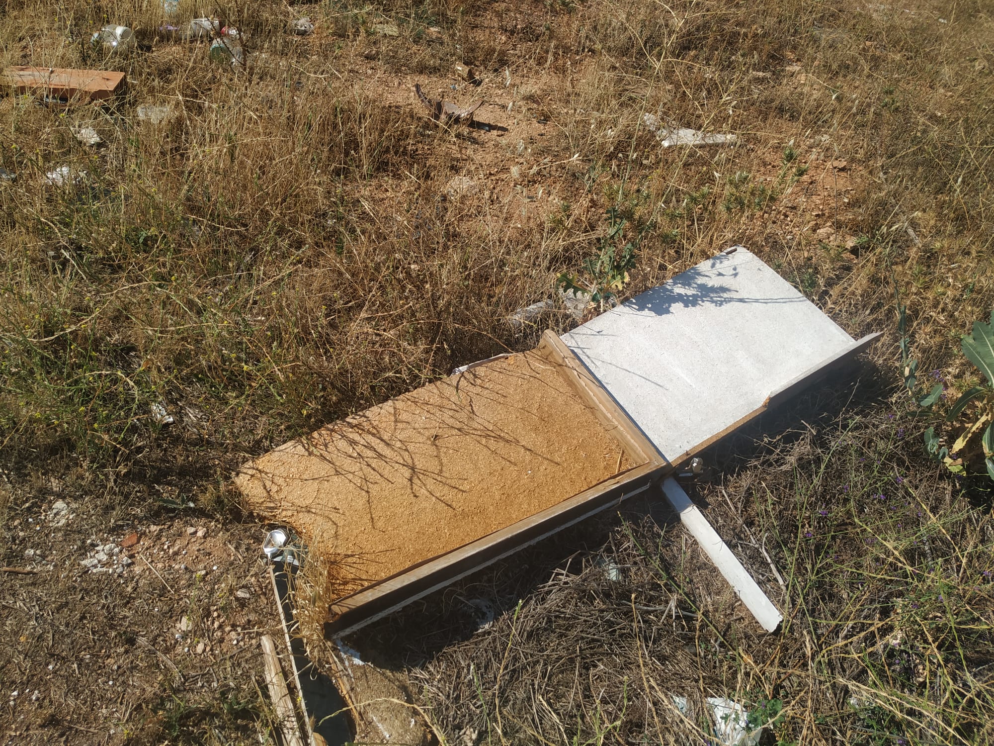 Basura en el camino del Ratón