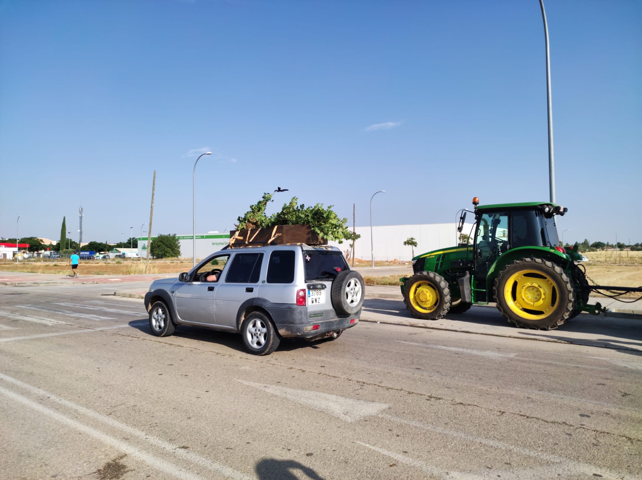 Tractorada en protesta por los precios de la uva 10