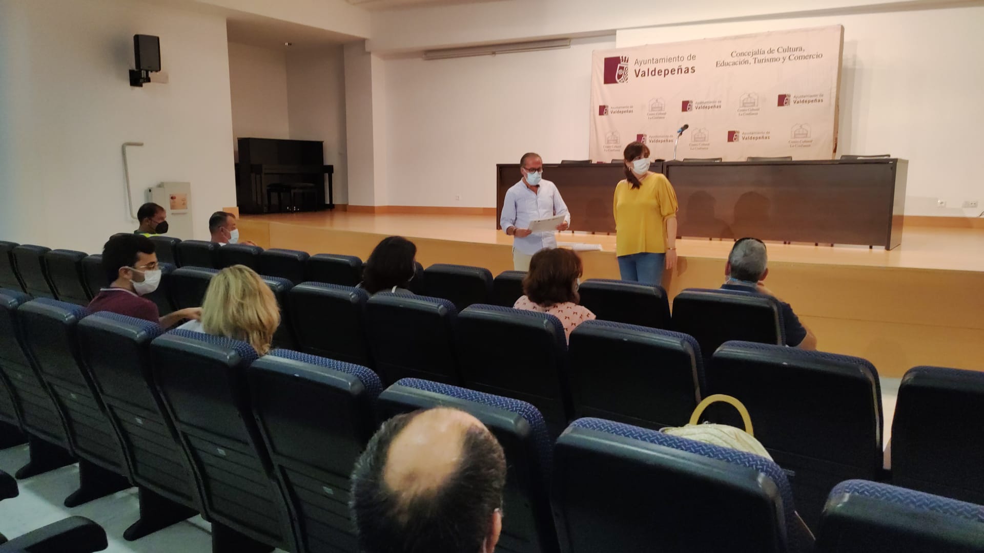 Entrega de los 130 diplomas de los cursos para formarse como funcionarios en Valdepeñas