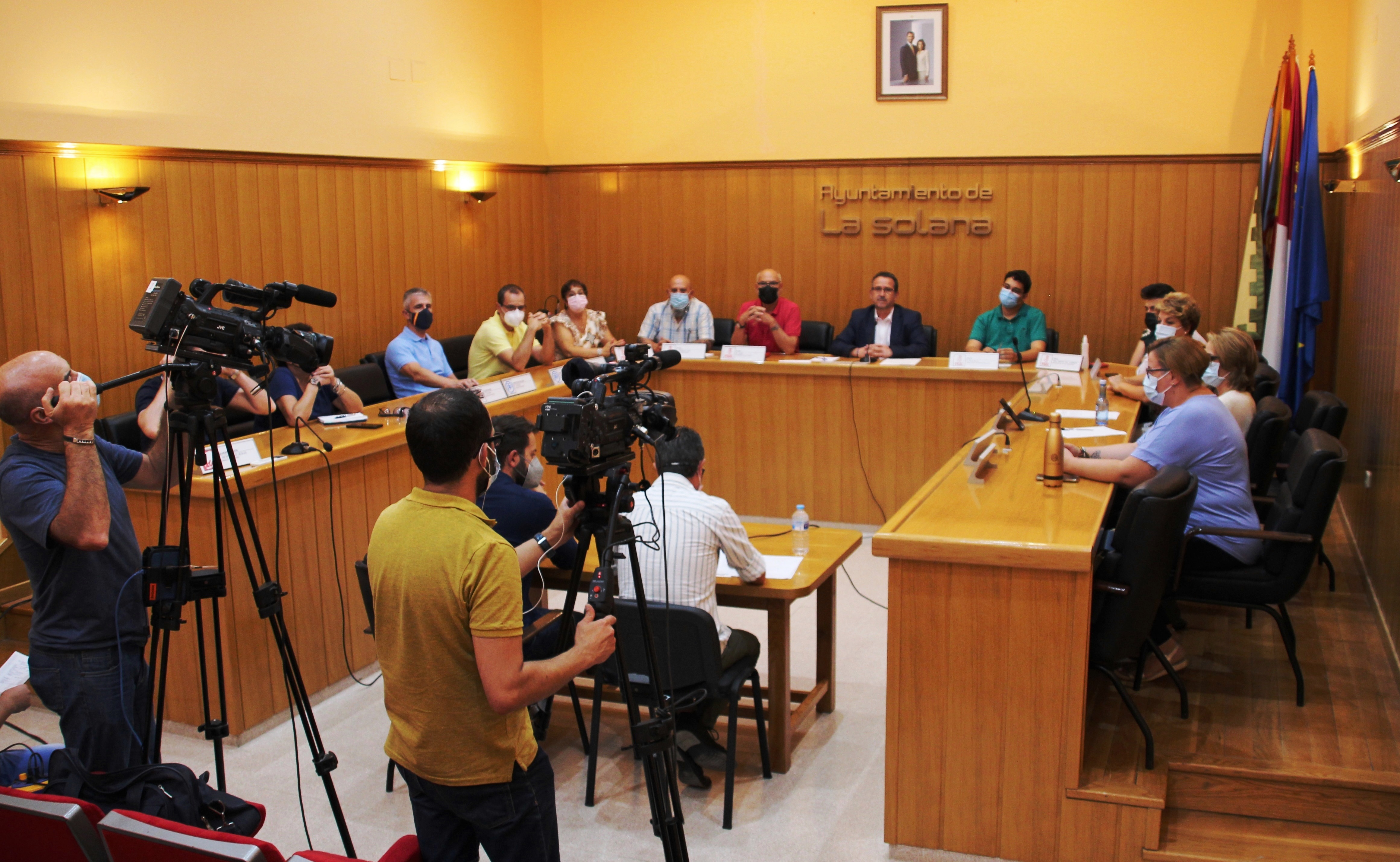 Vista panorámica de la Corporación Municipal durante el pleno de despedida de Luis Díaz-Cacho
