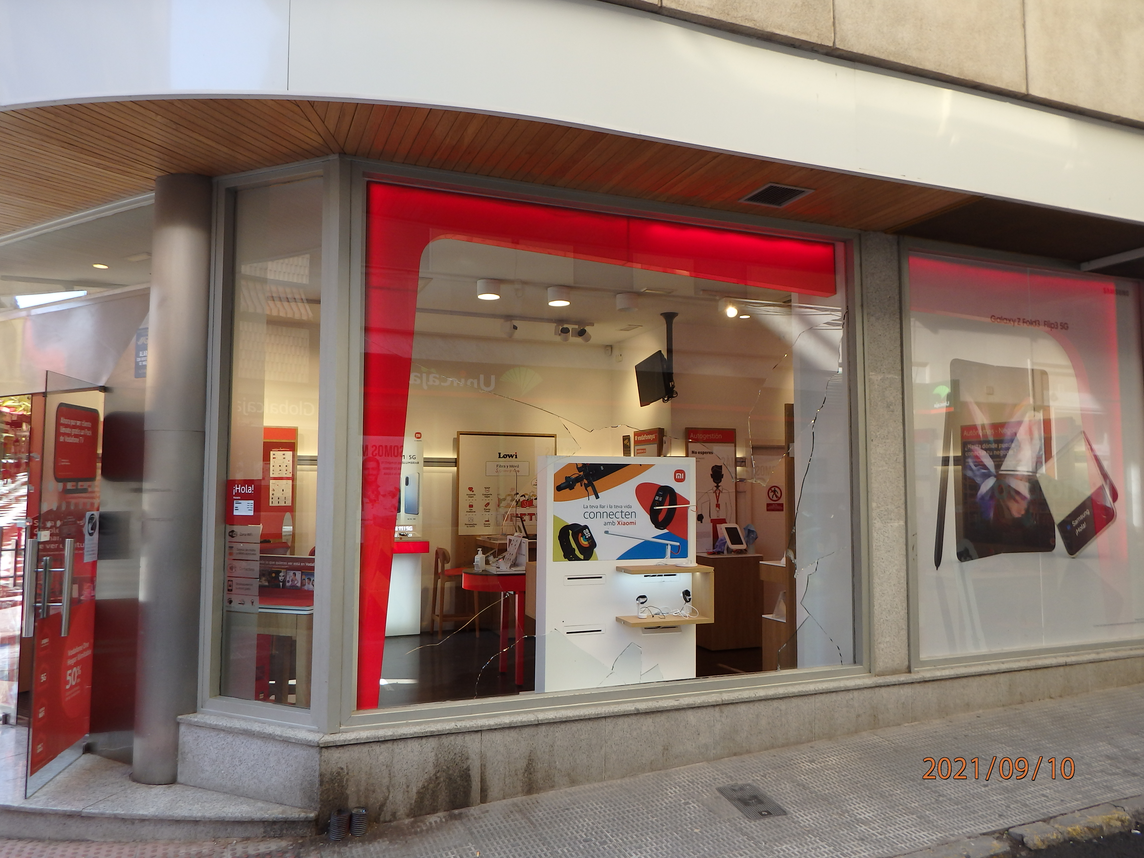 Robo en el Vodafone de la calle Seis de Junio