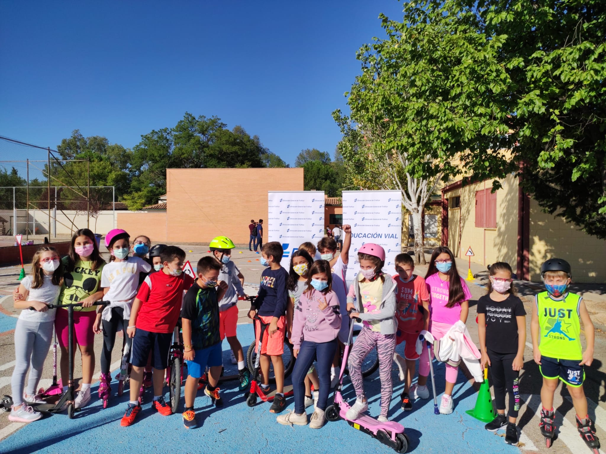 Niños del Colegio Cervantes de Santa Cruz de Mudela