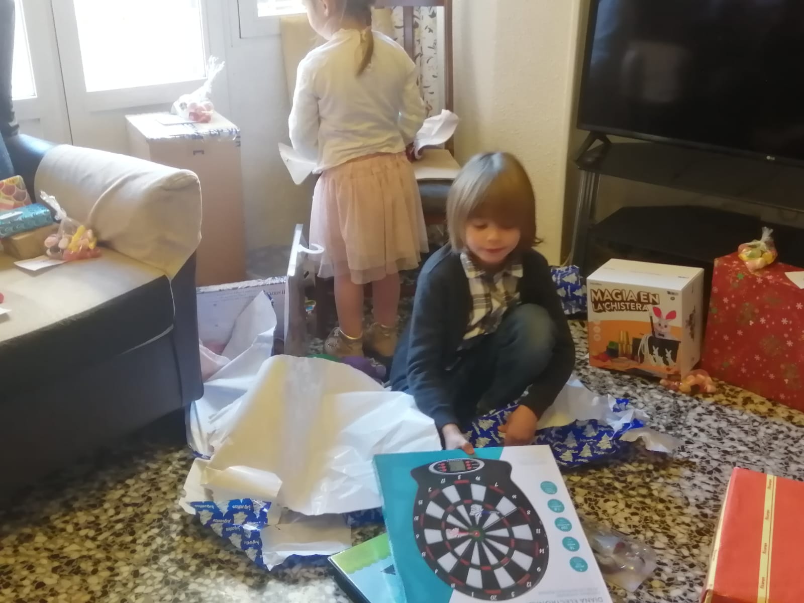 Momentos de descubrir los regalos (2)