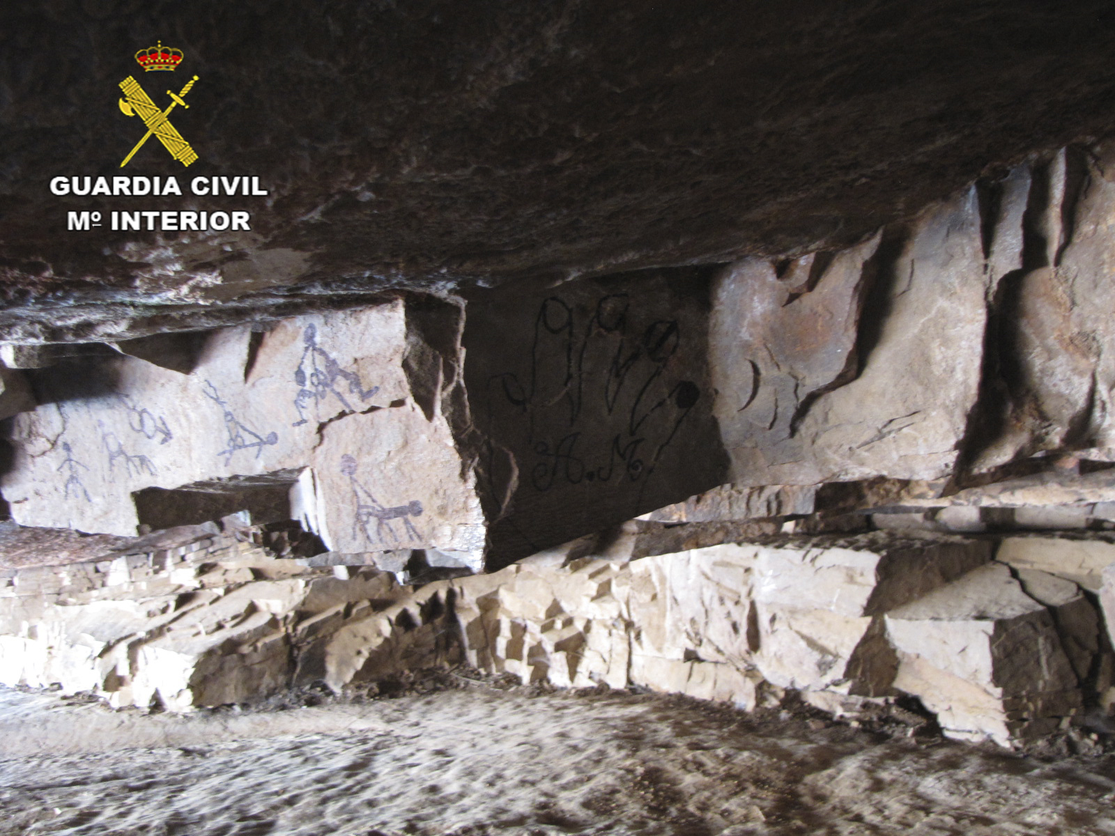 Pintadas en la Cueva de la Rendija
