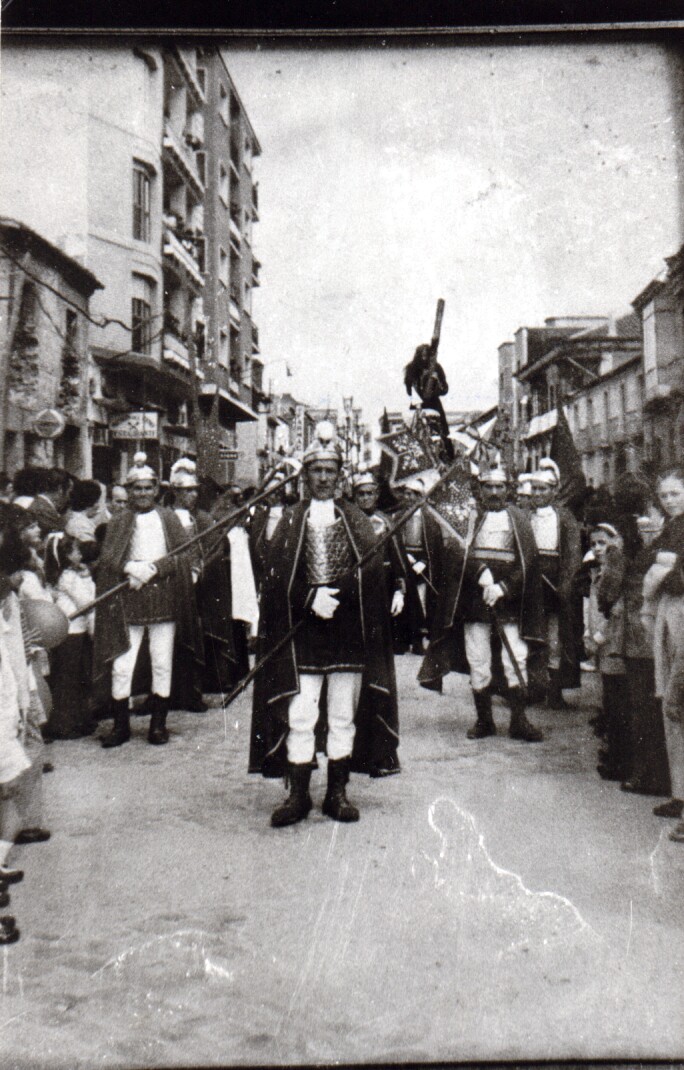 Participación de la Guardia Romana en un mediodía de Viernes Santo