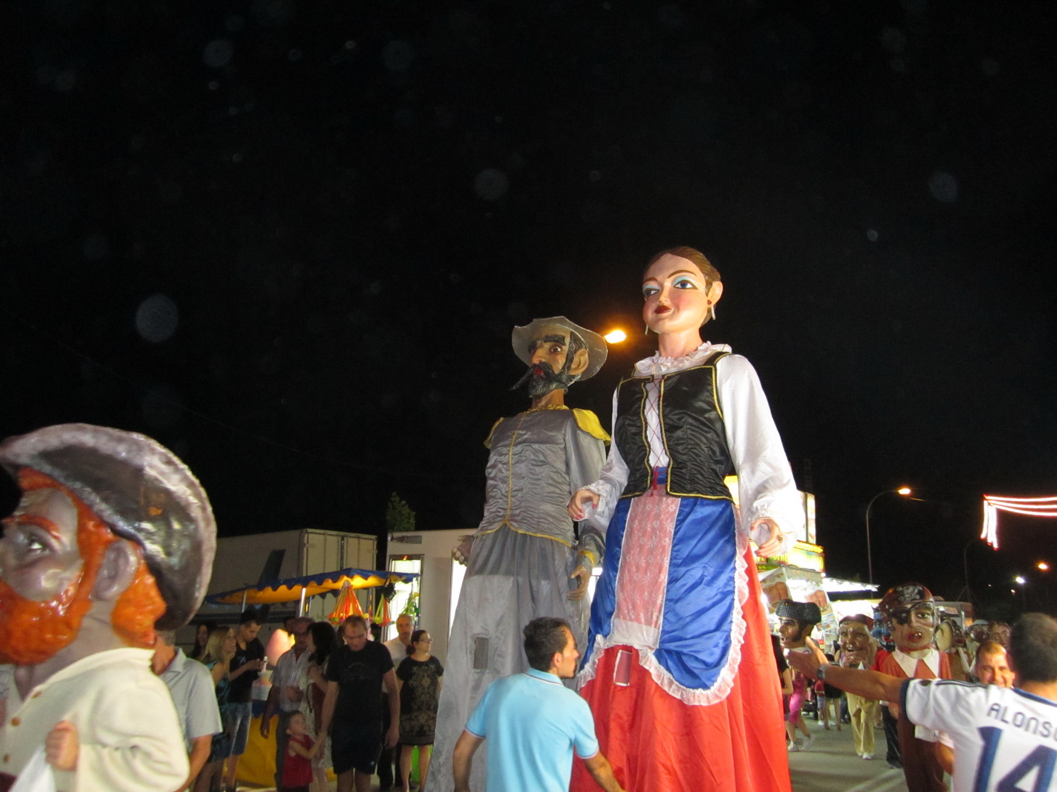 Desfile inaugural de gigantes y cabezudos de la feria de Valdepeñas