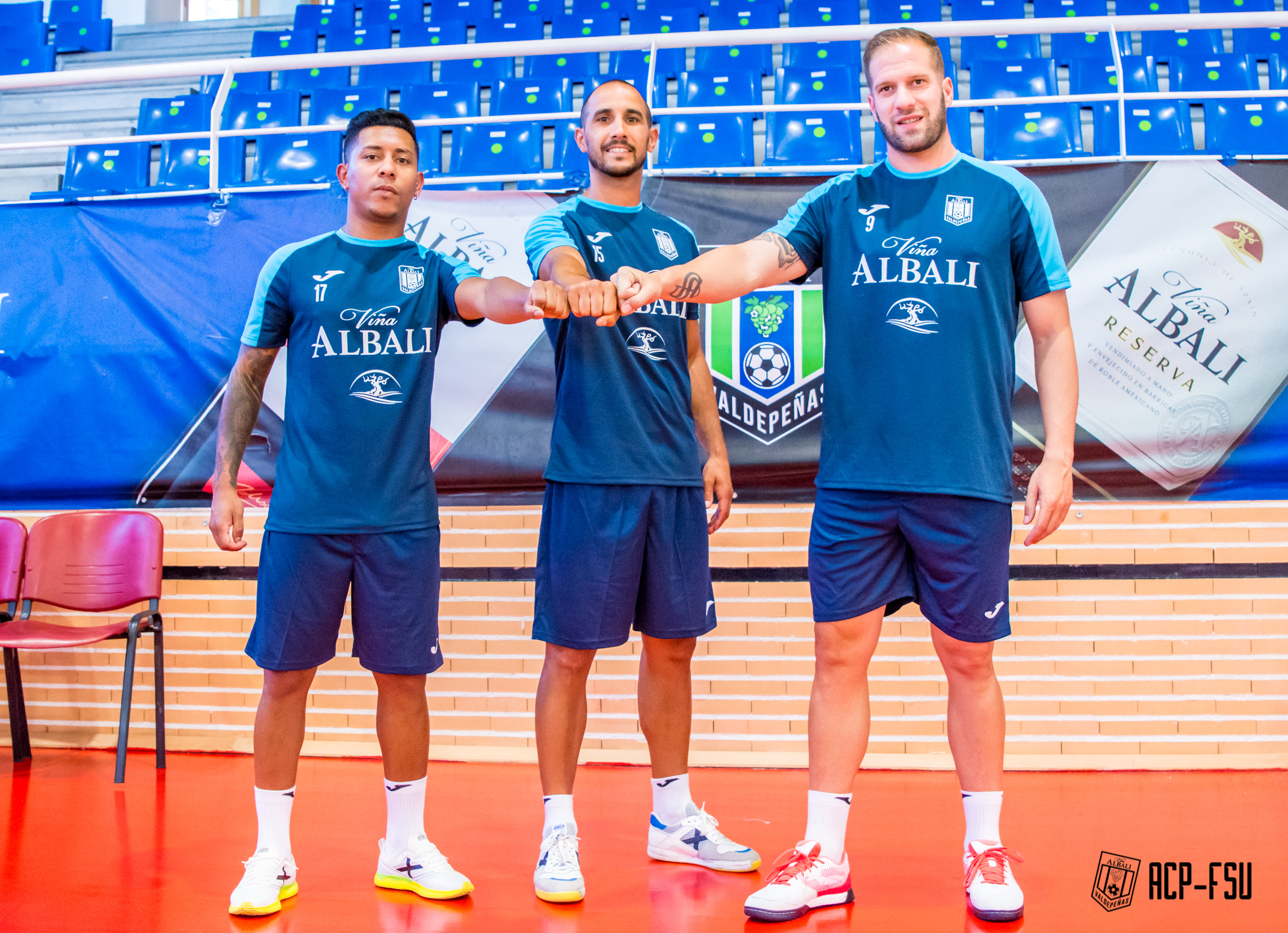 Bynho, Boyis y Solano en la primera foto juntos con la equipación de entrenamiento del Viña Albali Valdepeñas Foto: ACP-FSV