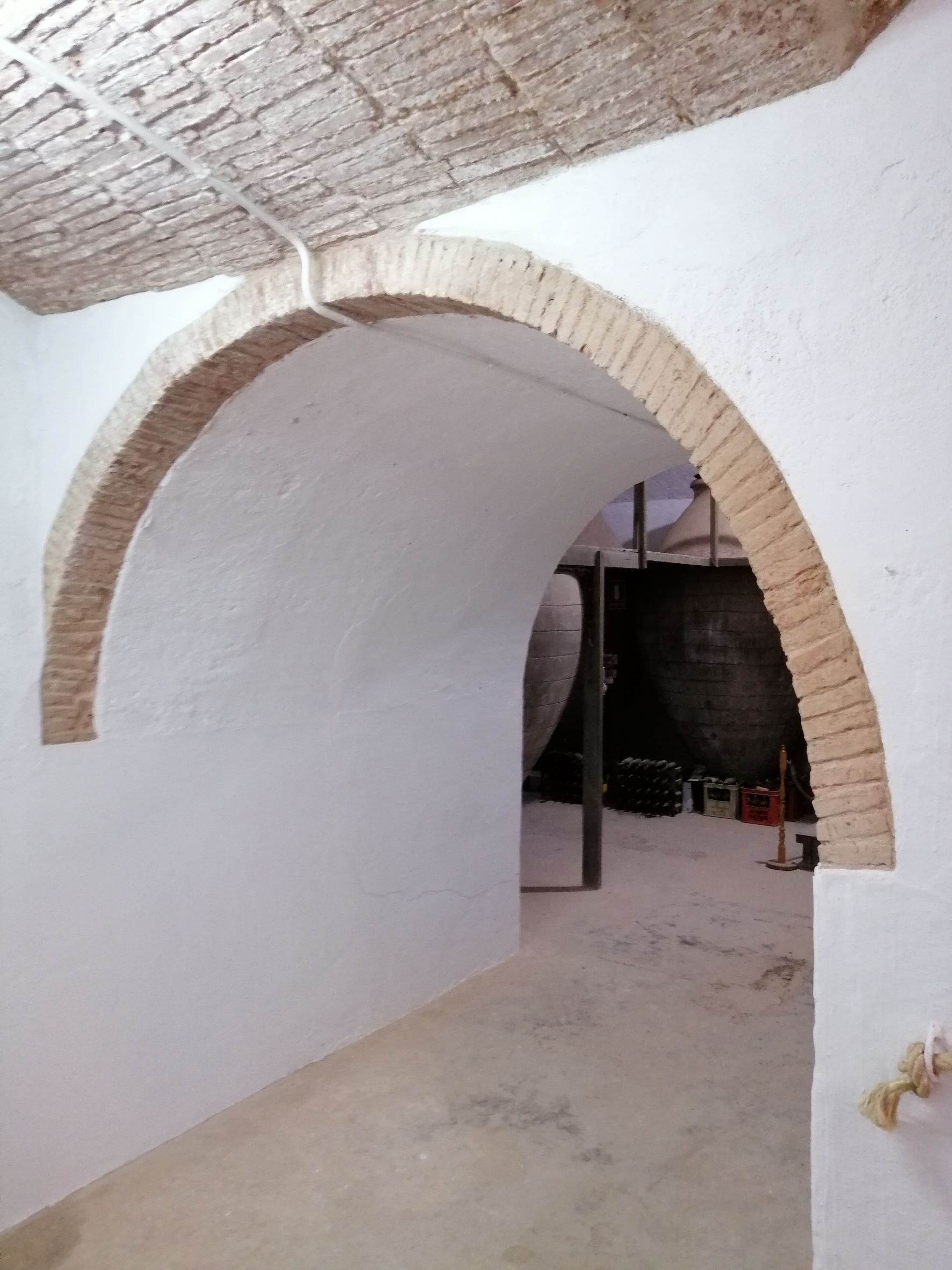 La cueva del Museo del Vino recupera parte de su aspecto original