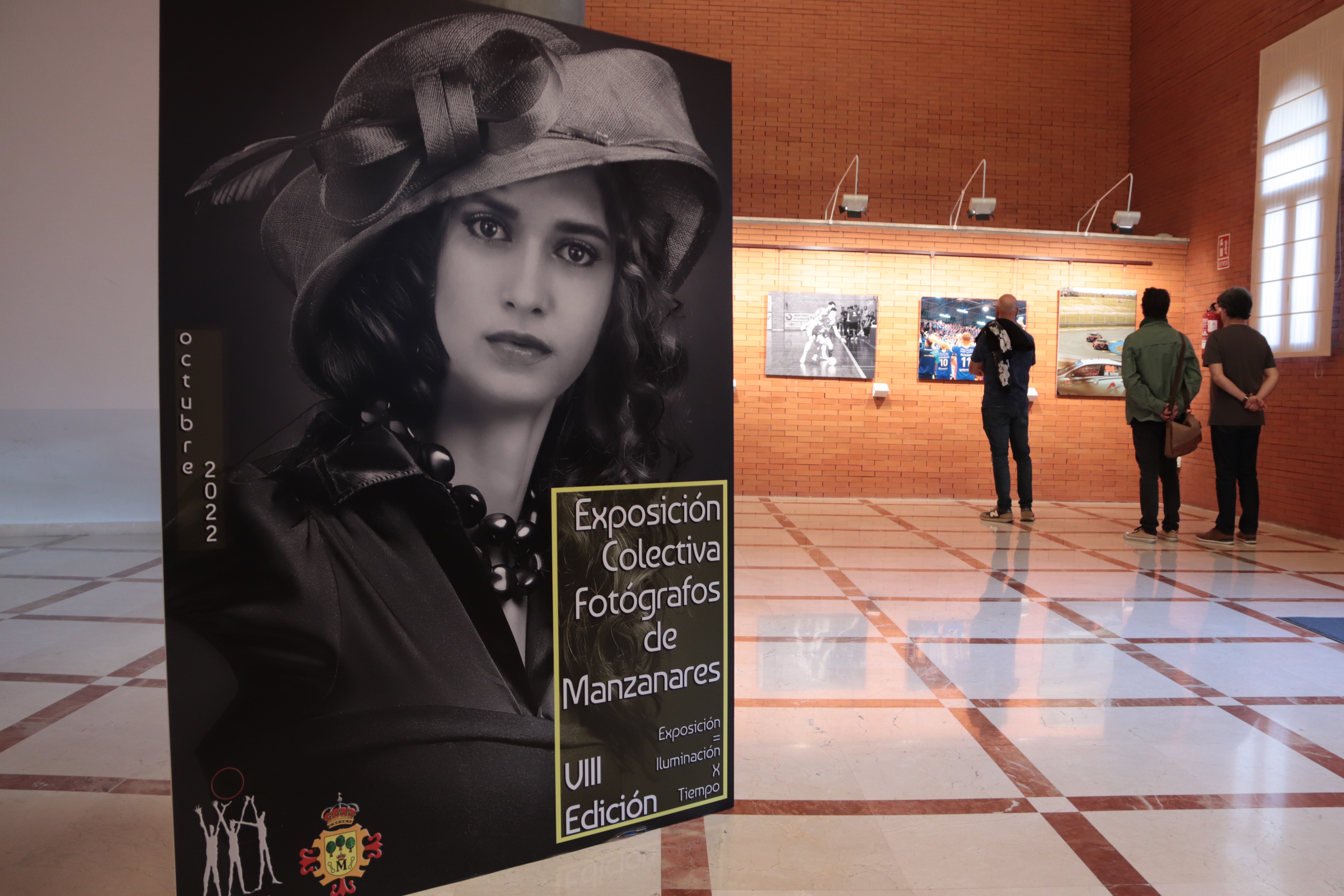 Inauguración de la VIII Exposición Colectiva de Fotógrafos de Manzanares 'Exposición = Iluminación x Tiempo' (2)