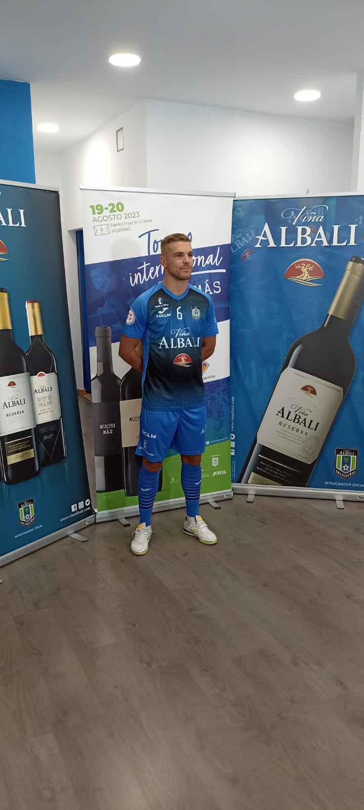 Equipaciones Viña Albali Vadepeñas Temporada 2023 2024 (2)