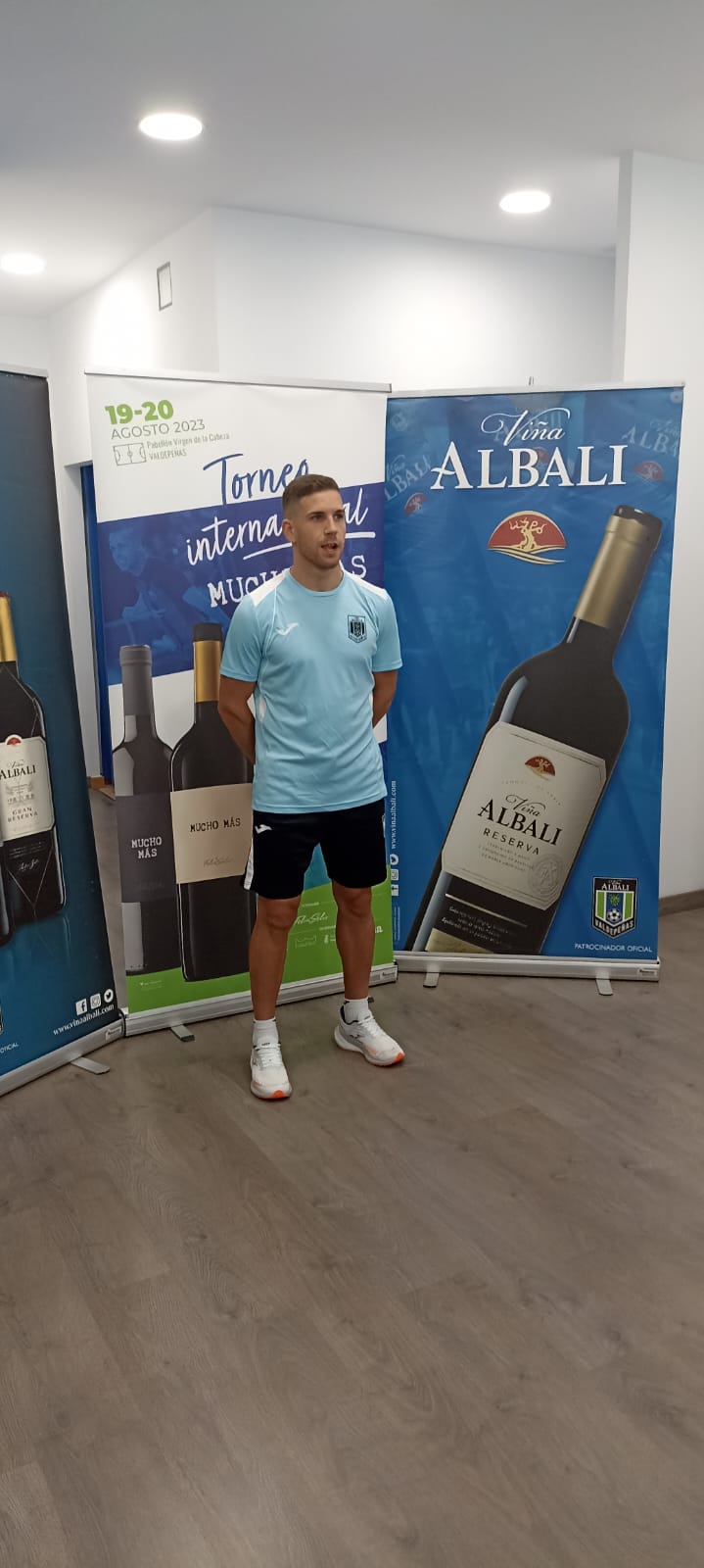 Equipaciones Viña Albali Vadepeñas Temporada 2023 2024 (5)