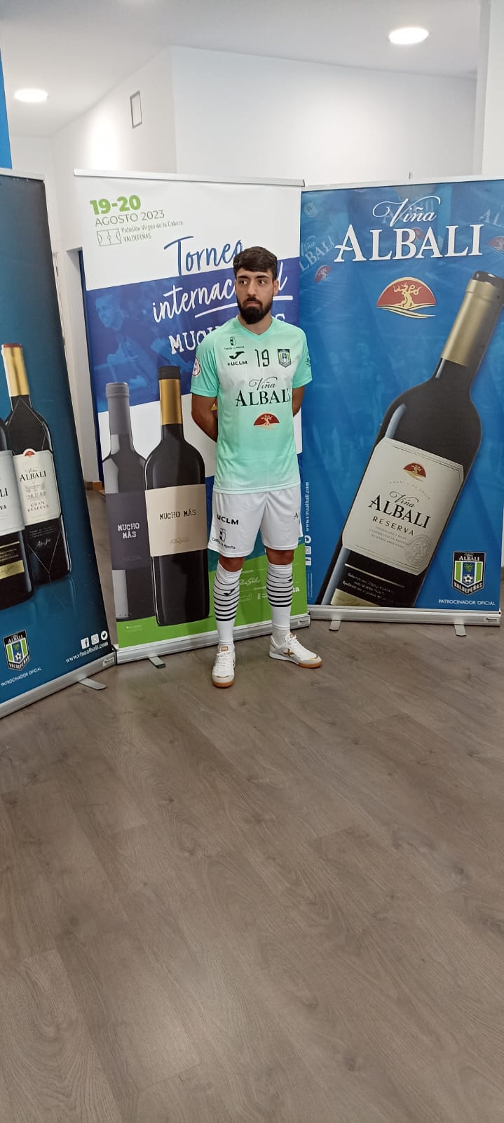 Equipaciones Viña Albali Vadepeñas Temporada 2023 2024 (7)