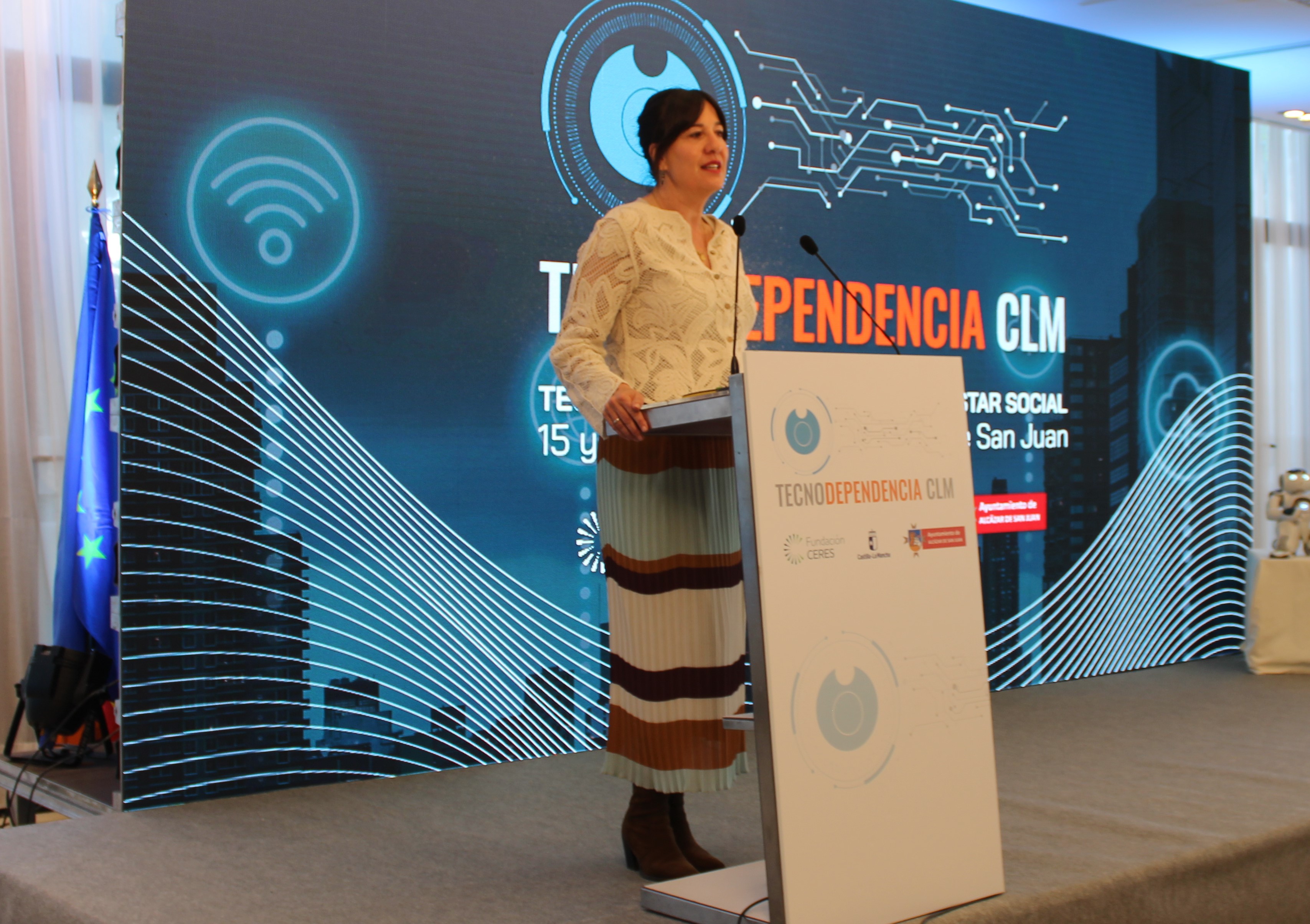 Blanca Fernández en clausura congreso Tecnodependencia 3