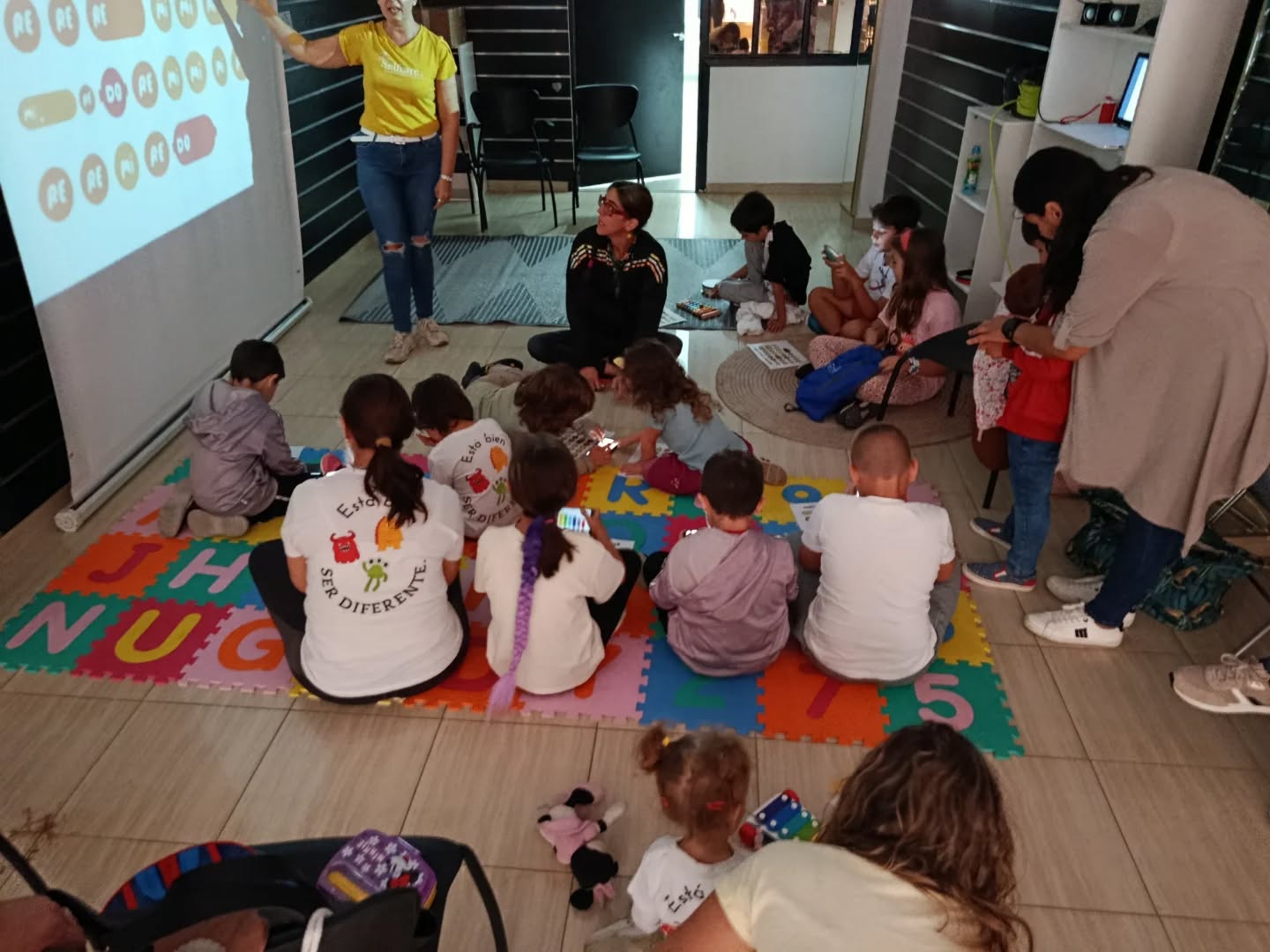 241025 neurodiversos musicoterapia charla inclusion tecnobit03
