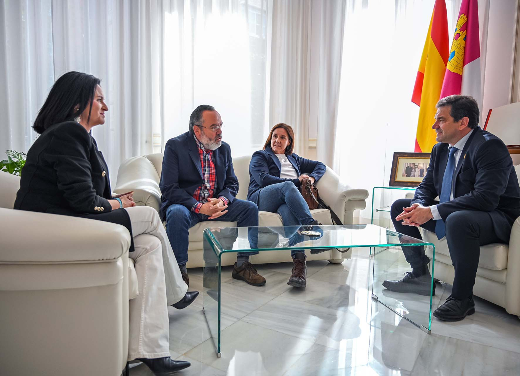 68a3e09e7deee36b65ca4f2f546adc44_2_XL