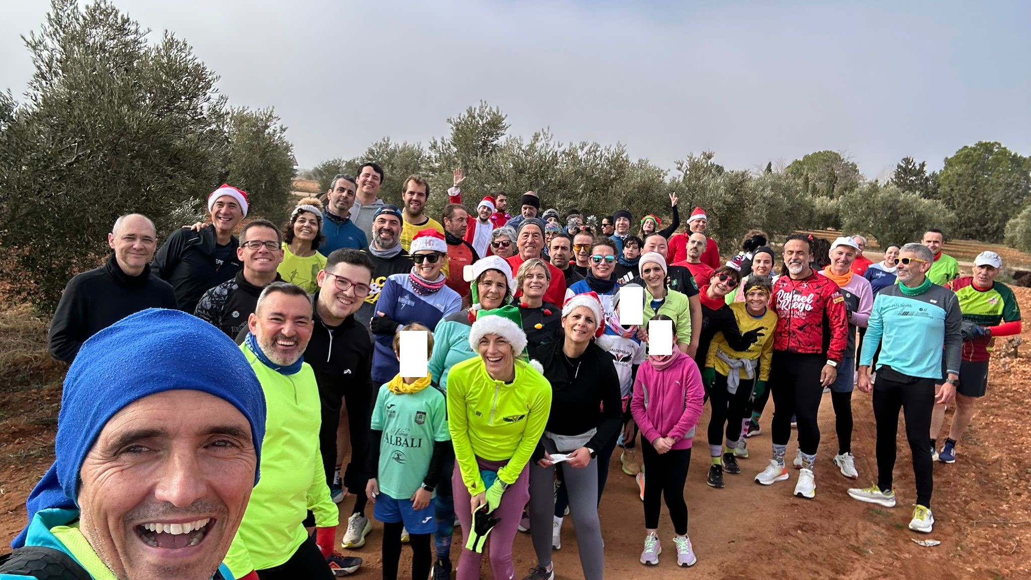 Grupo de corredores esta mañana en la 16ª San Silvestre de Valdepeñas
