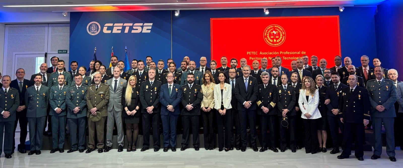 Foto grupal de los homenajeados