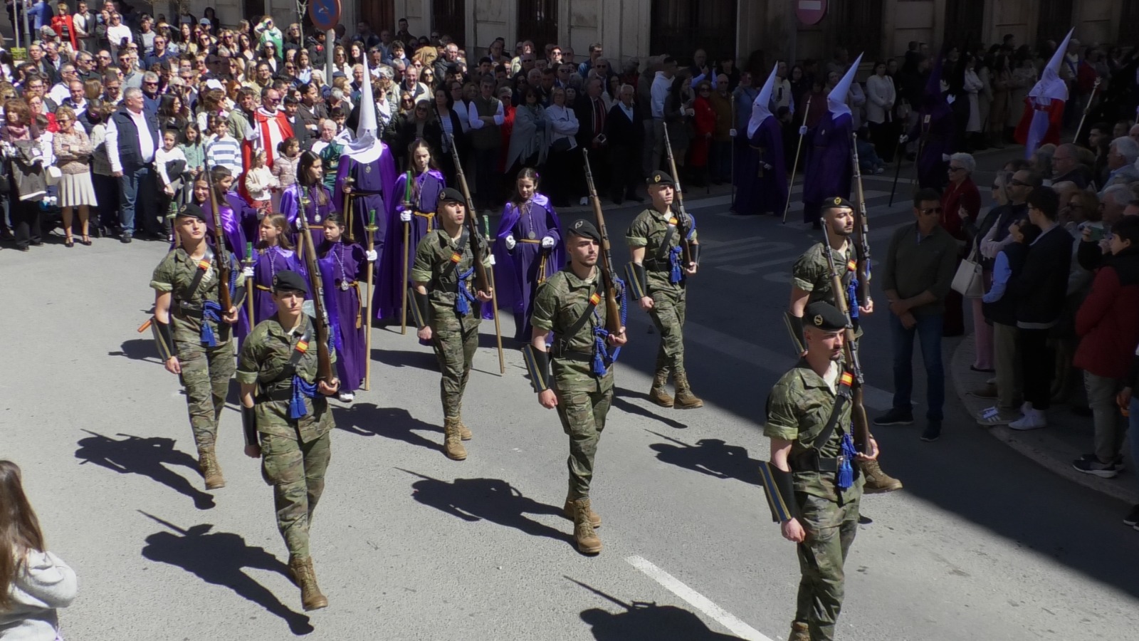 Procesión de Jesús Caído mediodía de viernes santo (4)