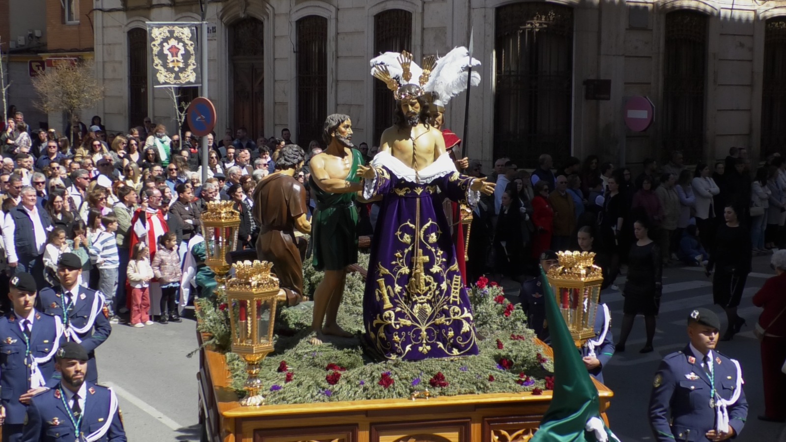 Procesión de Jesús Caído mediodía de viernes santo (5)