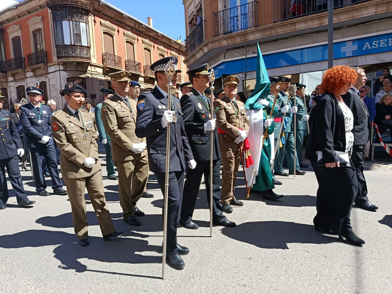 Procesión de Jesús Caído mediodía de viernes santo (7)
