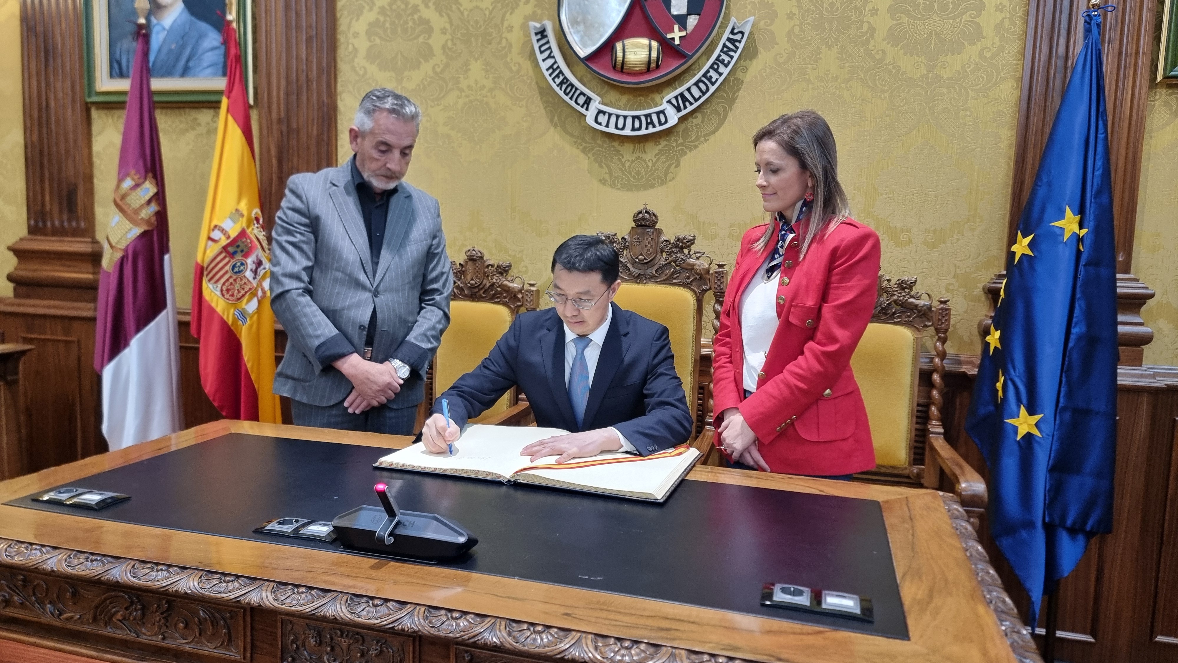 ENCUENTRO COMERCIAL CHINA VALDEPEÑAS (3)