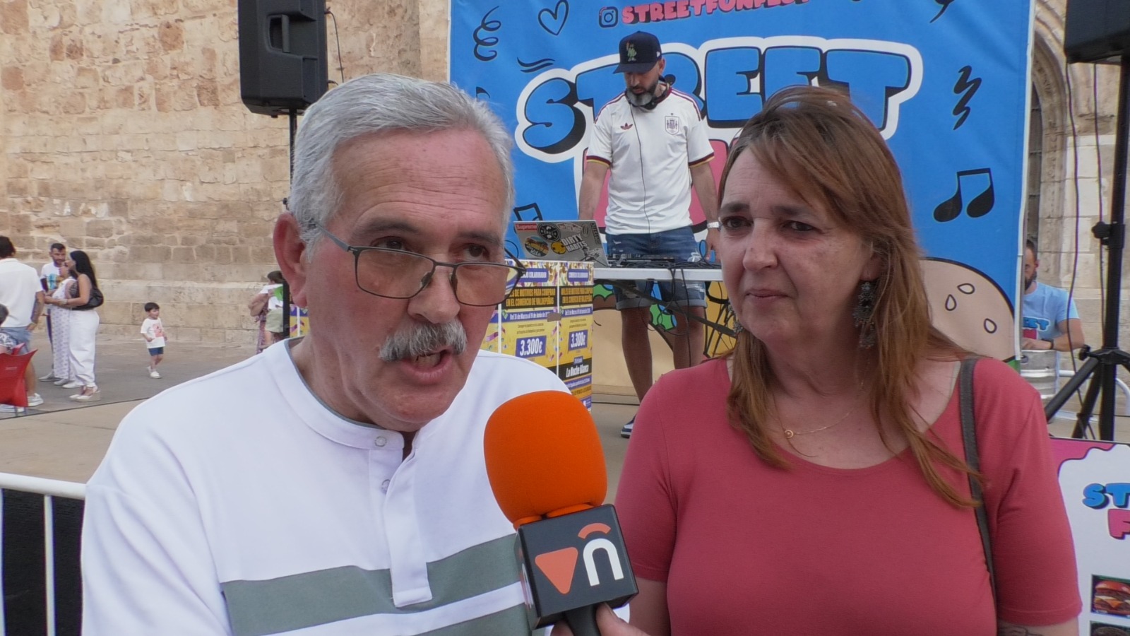Presidente de Valdepeñas Comercial y la Concejala de Comercio